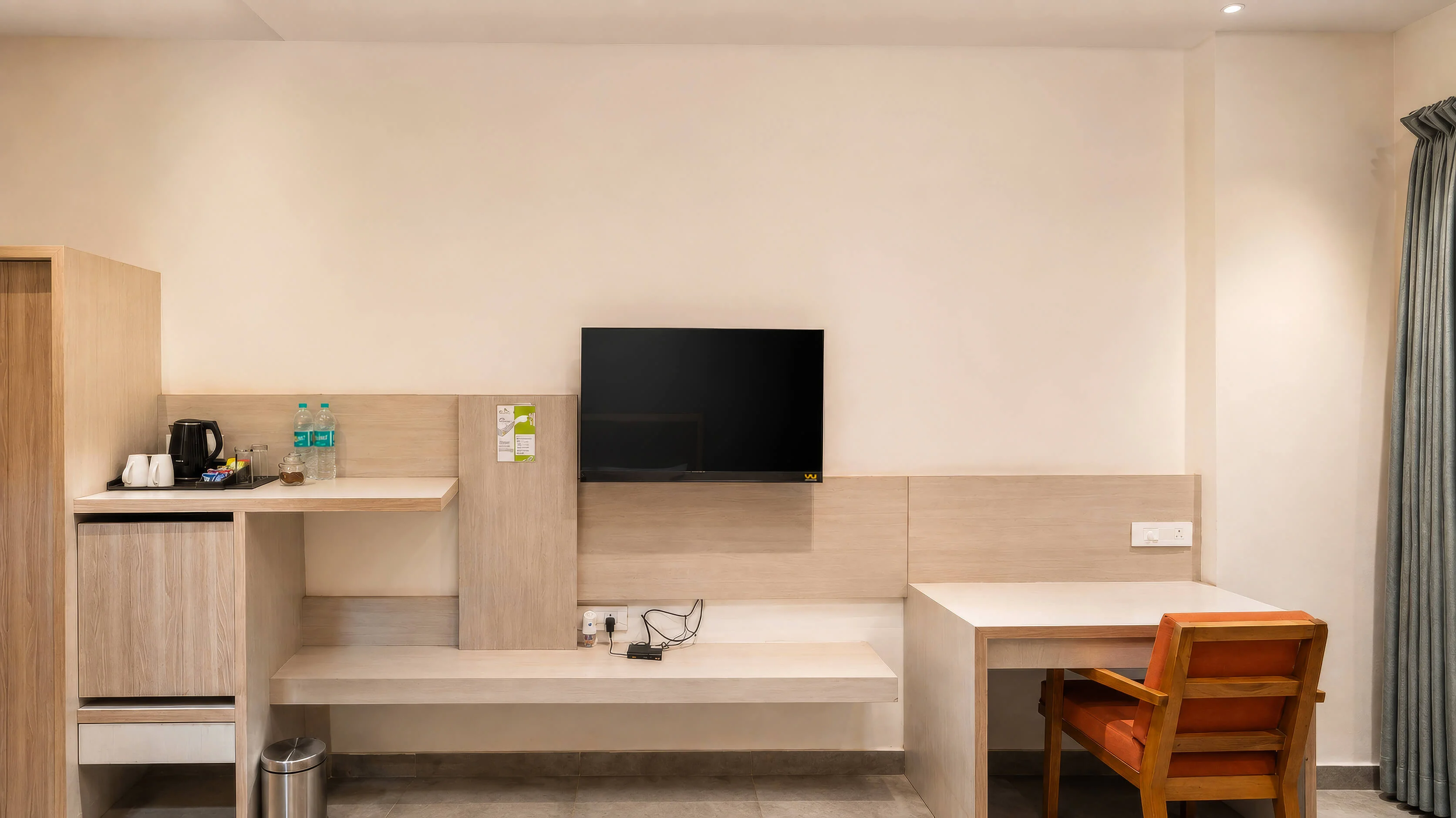 Deluxe Room and the property — photo 4